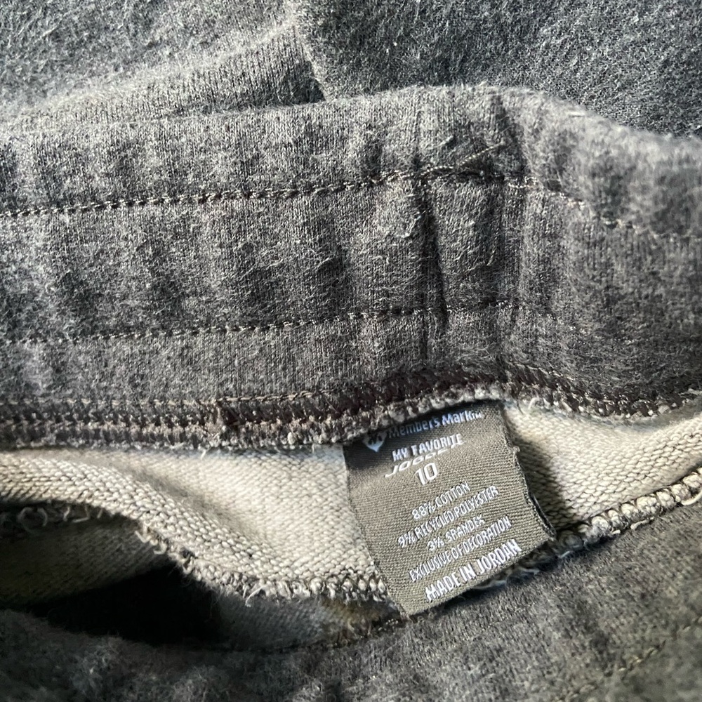O'Neill boys bundle of 3 items Black Casual Shorts & warm joggers cool evenings - Picture 7 of 7